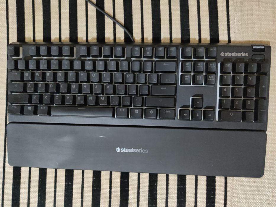 Игровая клавиатура SteelSeries Apex 3