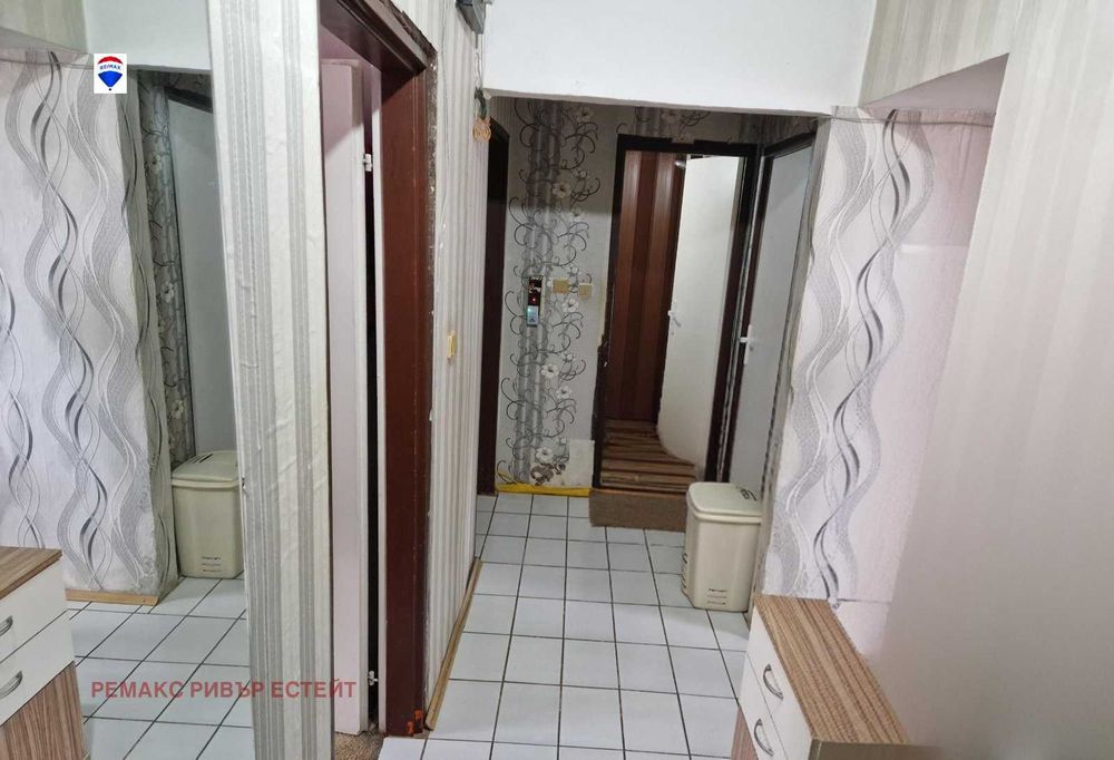 Продава се Тристаен апартамент в Русе, Чародейка - Юг - 80 кв.м за 1124 €/кв.м - Снимка #4