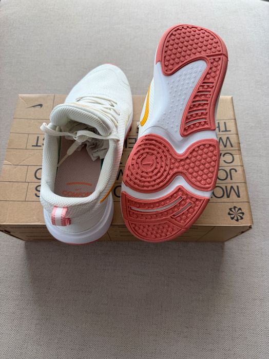 Nike маратонки 37