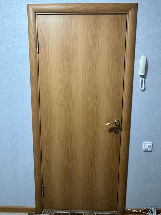 Продам межкомнатные двери.