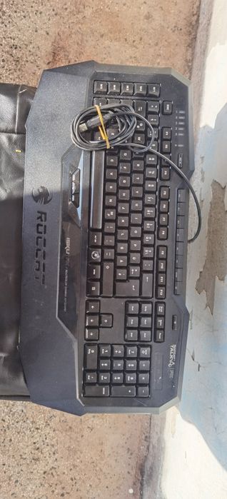 Roccat Isku FX multicolor gaming keyboard