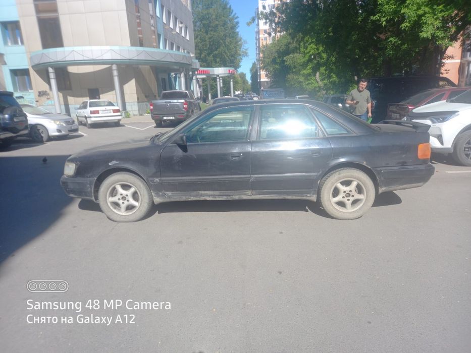 Продам Audi C-4 1991 года.