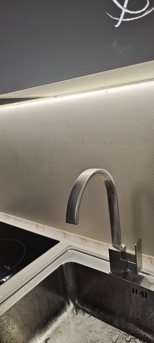 Продавам кухненски смесител