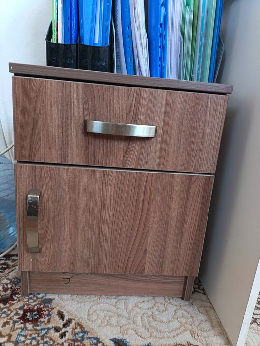 Срочно продам тумбу недорого.