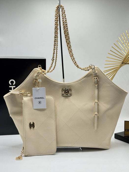 Geanta Chanel noua !!! Dimensiuni 50/33 !!!