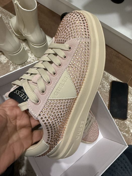 Guess  маратонки