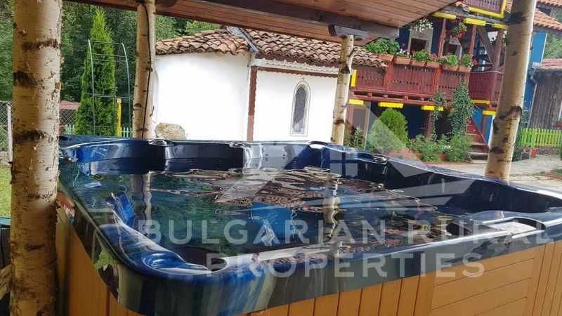 Продава се Хотел в с. Осеновлаг, Област София-област - 1200 кв.м за 375 €/кв.м - Снимка #9