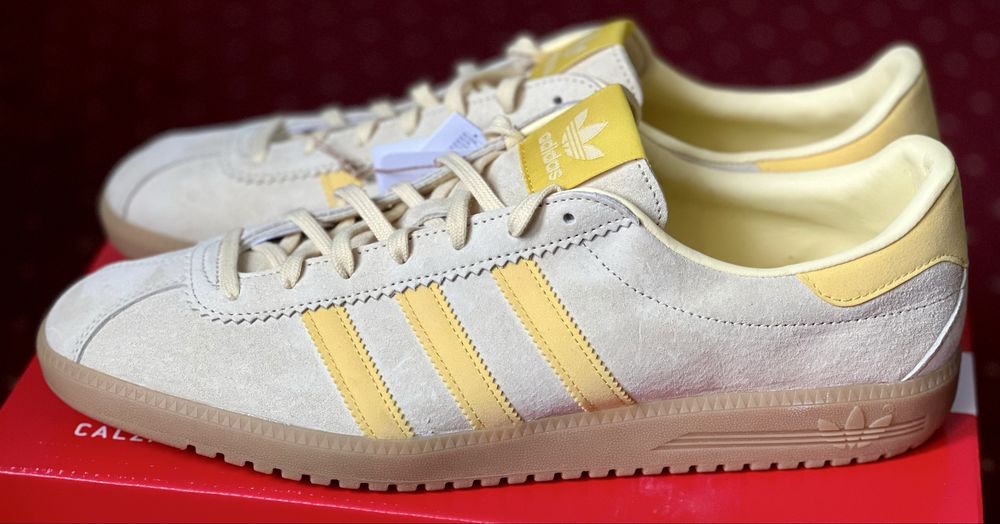 Vand pantofi sport casual marca Adidas