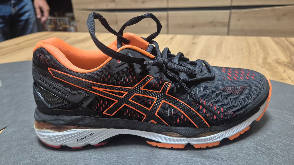 Маратонки Asics за бягане