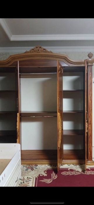 Mebel spalni i stenka shkaf