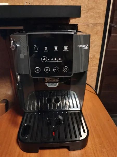 Кофемашина DeLonghi Magnifica Start ECAM220.22.GB ! Отличное качество!