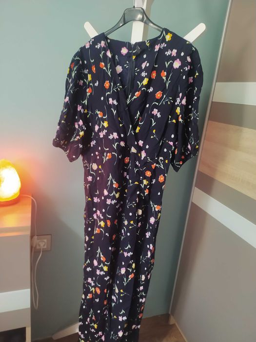 Рокля на цветчета до коляното