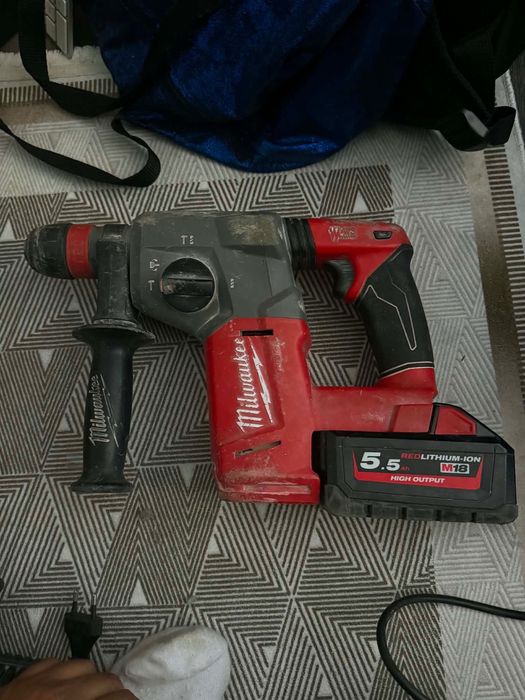 Milwaukee M18 CHX FUEL перфоратор + 5.5Ah High Output