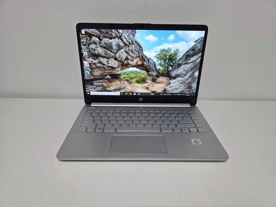 Laptop HP 14  i5-1035G1 14" FullHD 8gb 256ssd . Garantie 12 luni