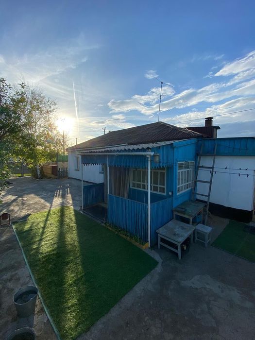 частный полублагоустроенный дом