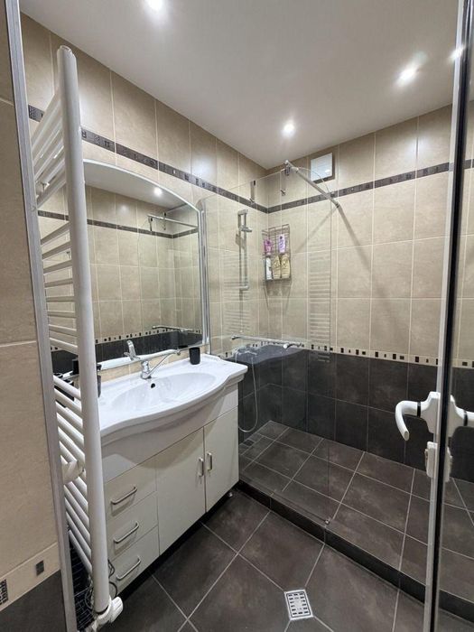 Дава се под наем Тристаен апартамент в София, Медицинска академия - 94 кв.м за 957.27 € - Снимка #10