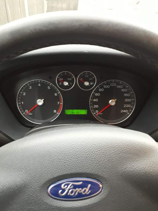 Vând Ford focus 2 1.6 ti-vct 115cp