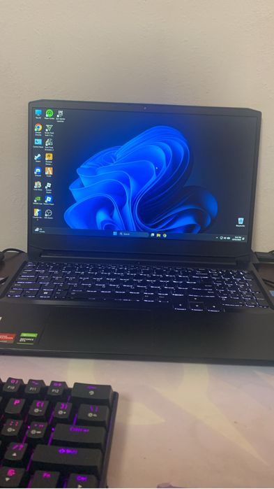 Vand urgent laptop gaming sau schimb