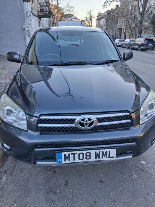 Vand sau schimb toyota rav 4