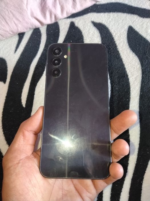 Vând Samsung A 24