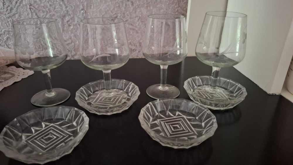 Старинен стъклен Сет