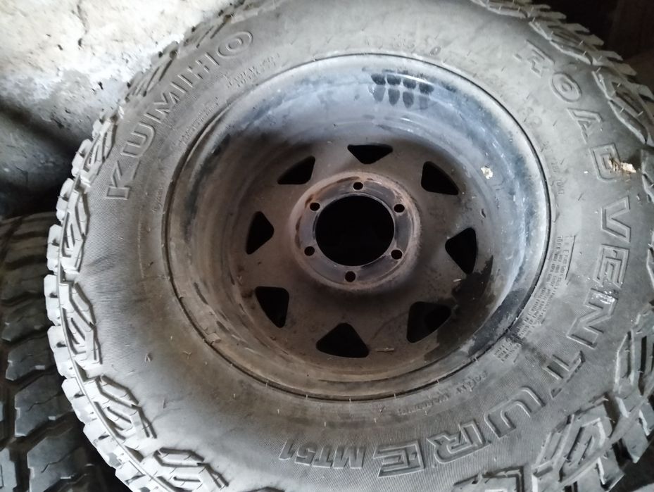 33 дюйма. Резина на дисках