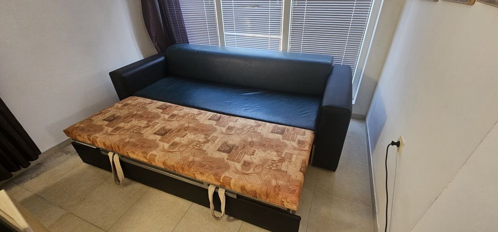 Разтегателен диван