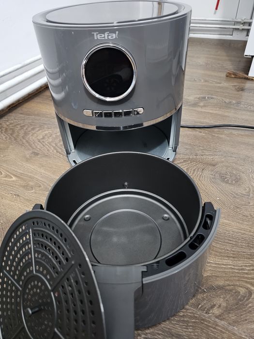 Air Frayer Tefal (fripteuza cu aer cald)