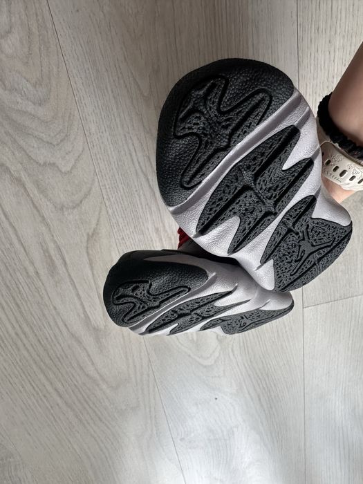 Ghete noi Jordan marimea 22