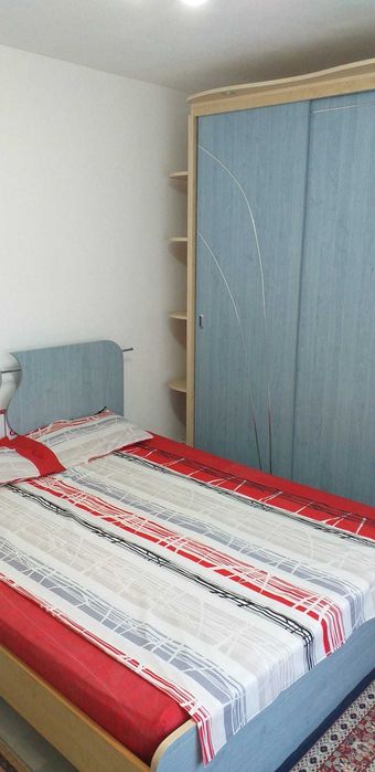 Apartament de 2 camere mobilat , cu centrala termica , parcare etc
