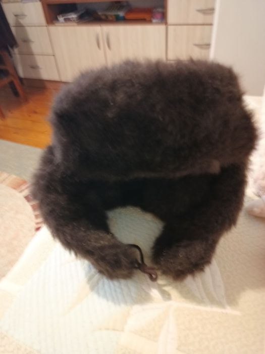 Дамска и мъжка шапки