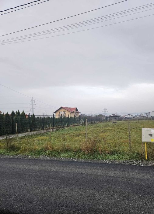 Vand teren intravilan (loc casă)