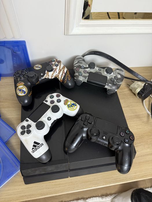 Плэйстэшн 4, PS4, с 4 джостиками и играми в подарок