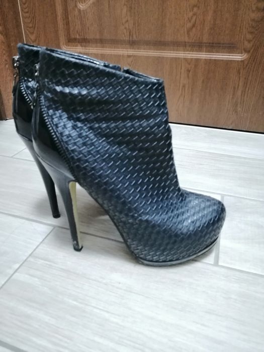 Черни боти ботуши