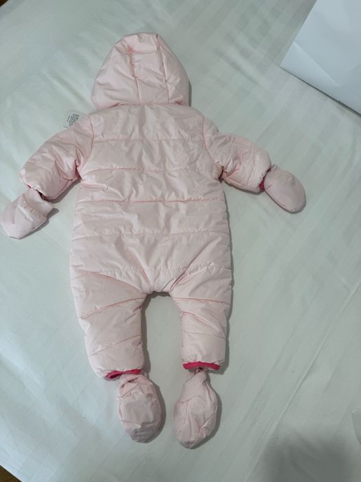 Vand combinezon Boss nou marimea 60 cm 3 luni