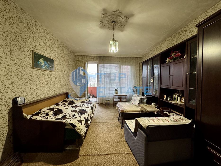 Двустаен панелен апартамент в град Стажица, област Велико Търново