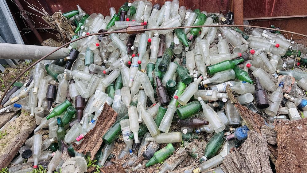 Бутылки даром в мешках