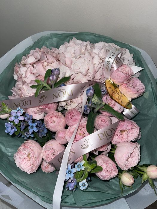 Букет цветы срочно продам