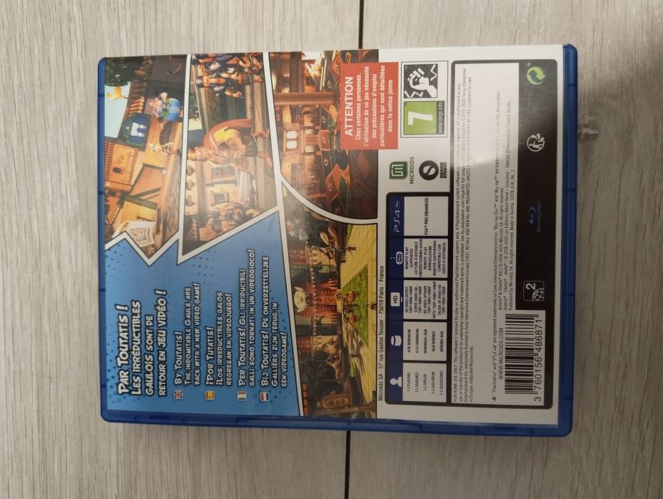 Joc pentru PS4 in stare buna.
