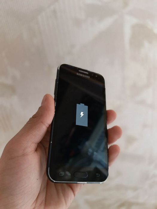 Samsung Galaxy J2 sotiladi. Arzon 150 ming soʻm