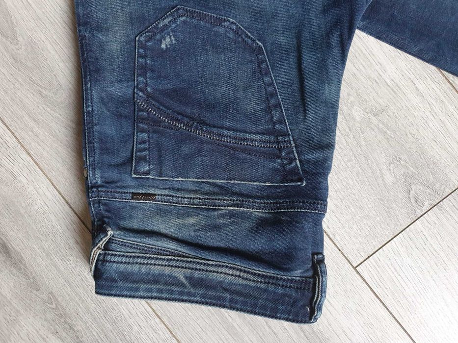 Blugi DIESEL "Iakop" Reg. Slim-Tapered - Marime W33 L30 (Talie 89 cm)