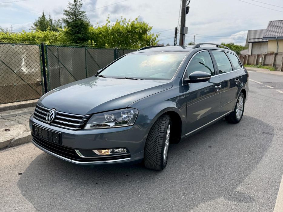 VOLKSWAGEN Passat