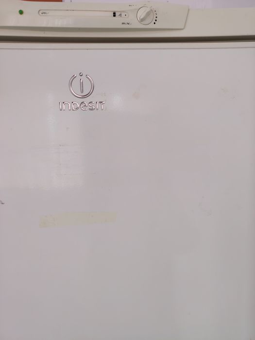 Продам холодильник Indesit