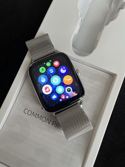 Smartwatch - cu functie de apelare si raspuns direct de pe ceas