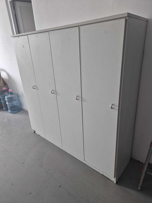 Промишлени шевни машини , гладачни маси и битово оборудване