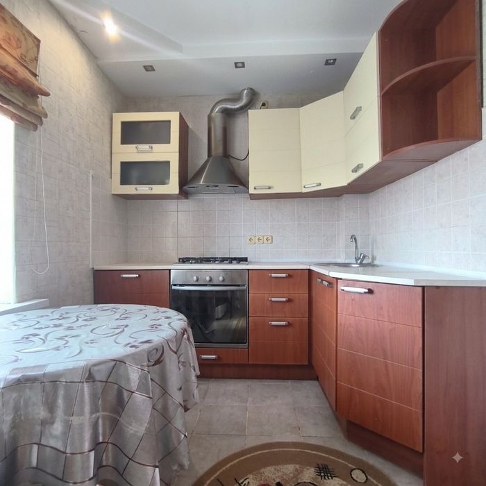 Продам 2 ком квартиру в центре