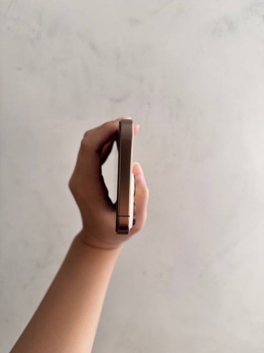 Iphone 16 pro max desert titanium