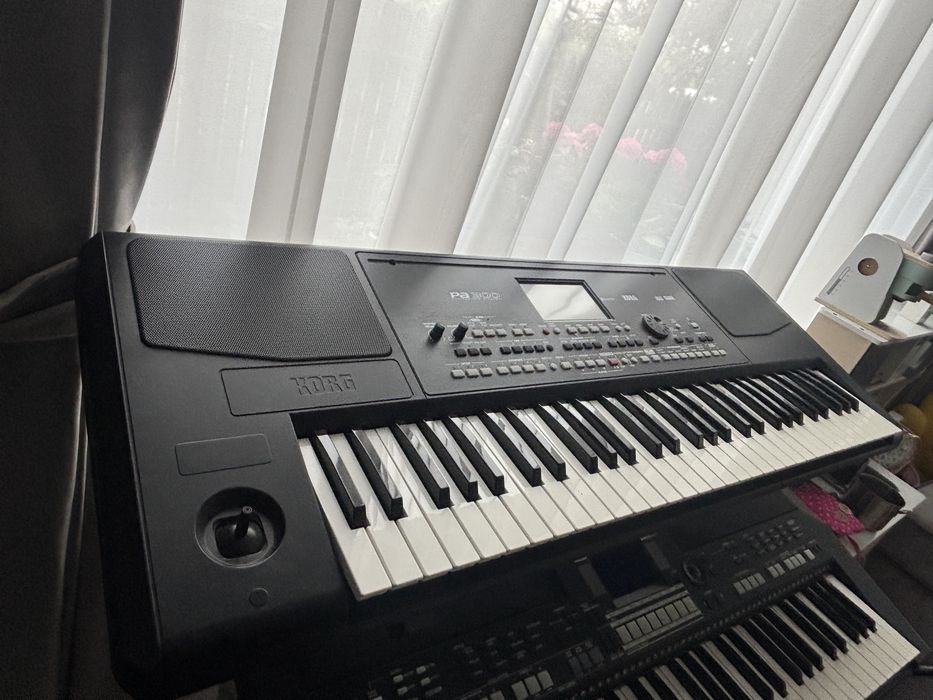 Korg pa300 noua