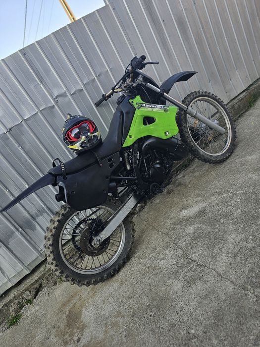 Citiți anunțul Vând urgent Kawasaki kx power valve 125 cc 2T