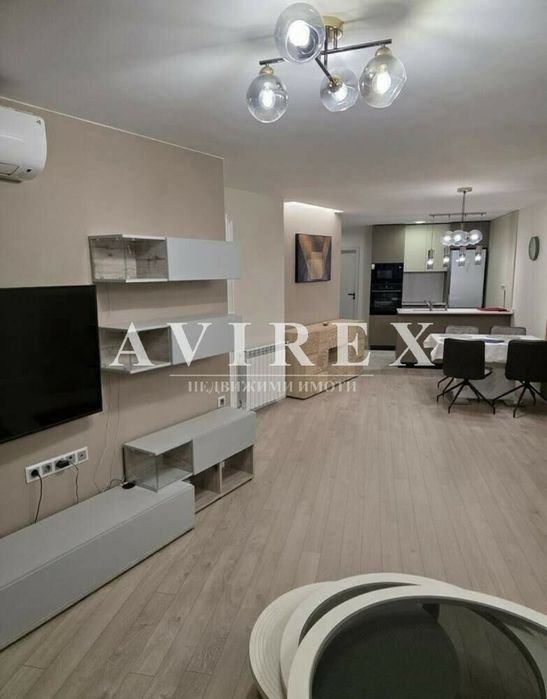 Дава се под наем Тристаен апартамент в Пловдив, Център - 100 кв.м за 698.19 € - Снимка #2